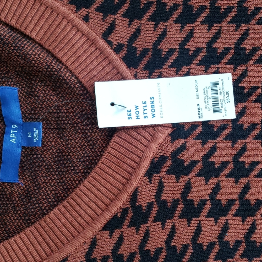 EUC Apt. 9 Rust Orange black houndstooth pattern soft knit V neck sweater Medium - Picture 6 of 7